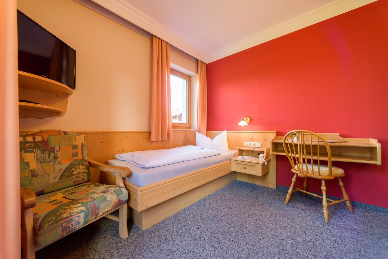 Kleines Hotel Edeltraud Aschau im Chiemgau Eksteriør billede